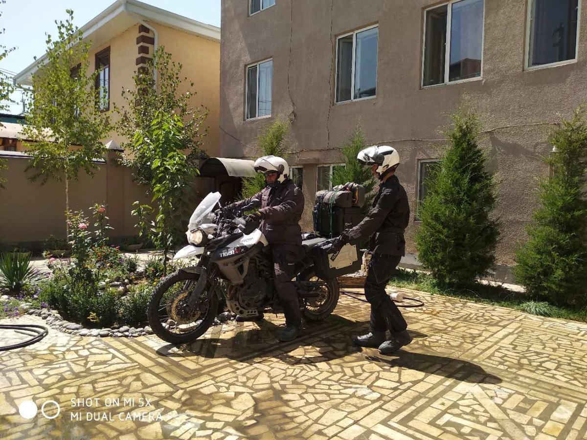 Saima Guest House Osh Exterior foto