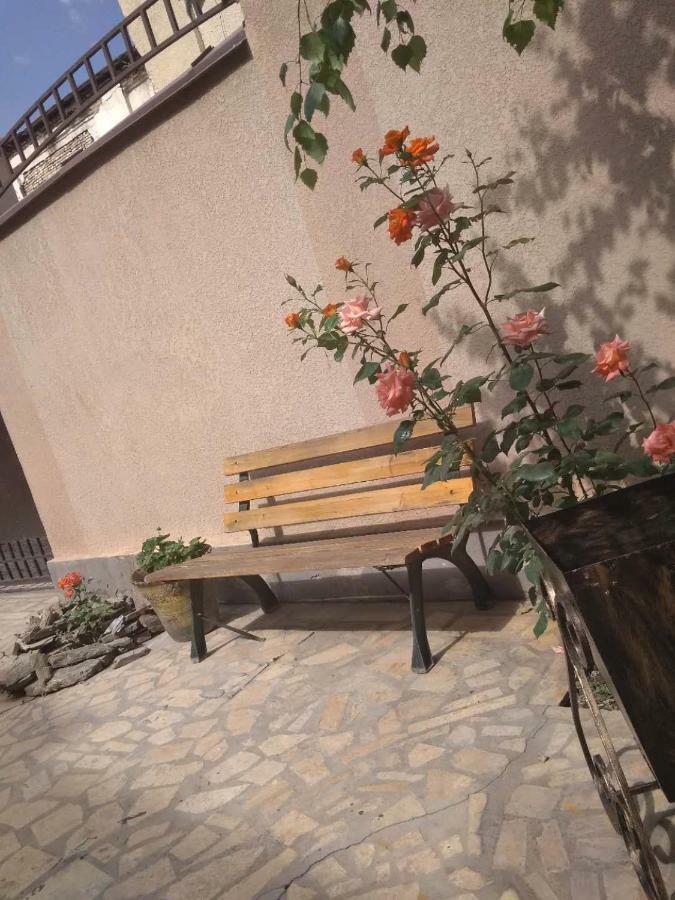 Saima Guest House Osh Exterior foto